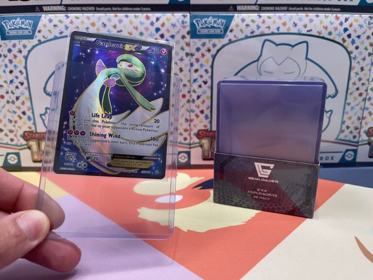 Toploaders para cartas Pokémon con carta protegida